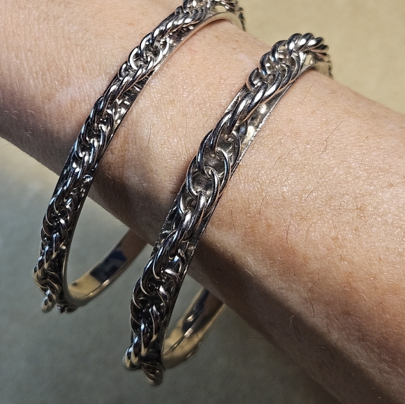 Stainless Steel Bangle Bracelets with rope chain detailing 2 - Picture 6 of 7